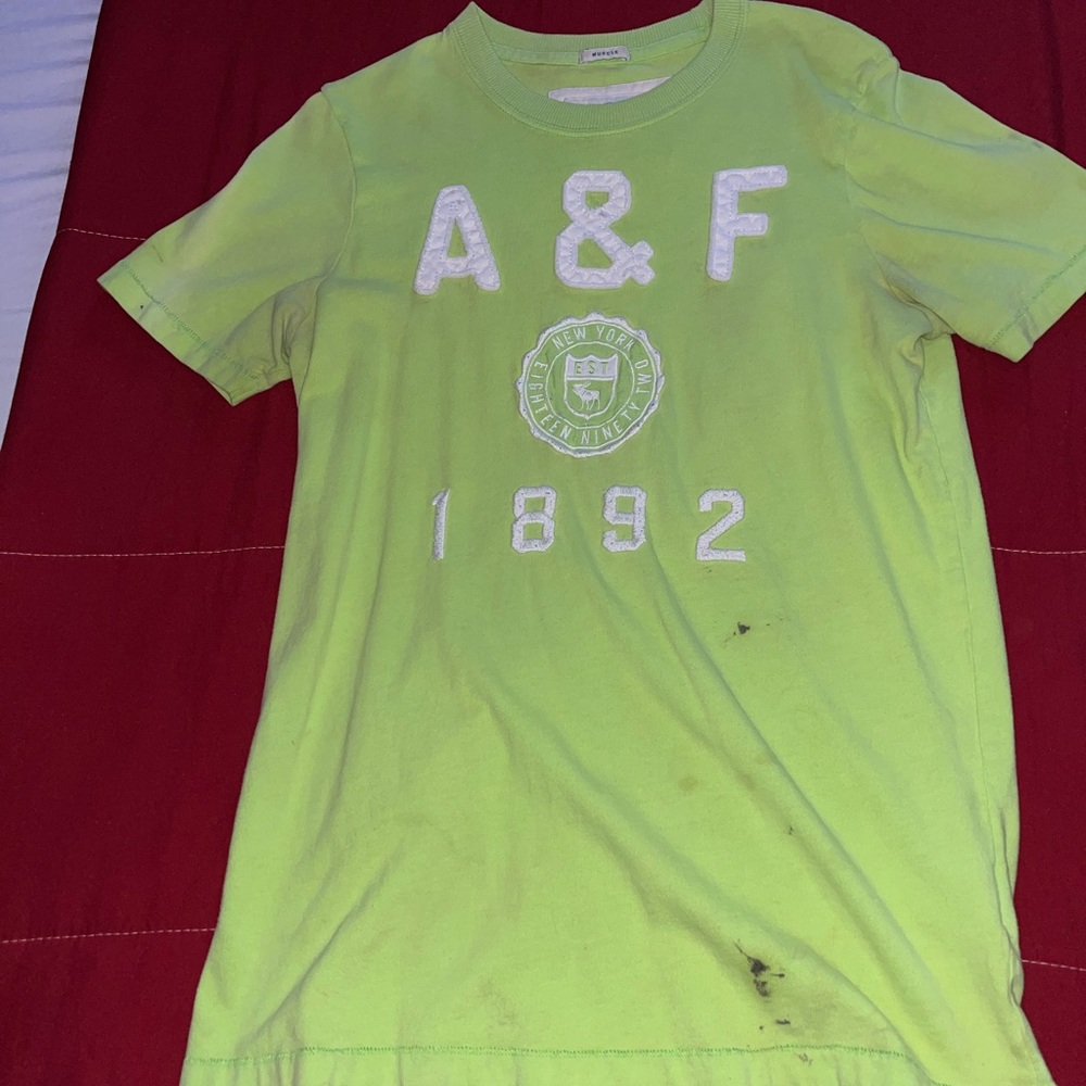 A & F tee